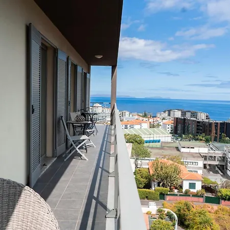 Casa Da Baía T3 Avec Balcon Et Vue Sur La Baie * Funchal (Madeira)